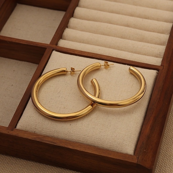 Inner Harmoni 18K Gold Plated Elegant Gold Hoop Earrings - Picture 1 of 3